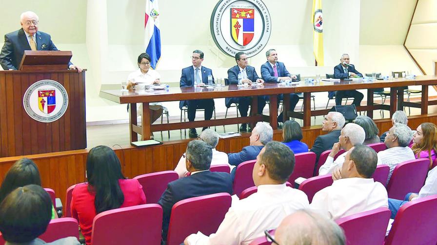 Entregan borrador del pacto eléctrico en plenaria ayer Entregan borrador del pacto eléctrico en plenaria ayer