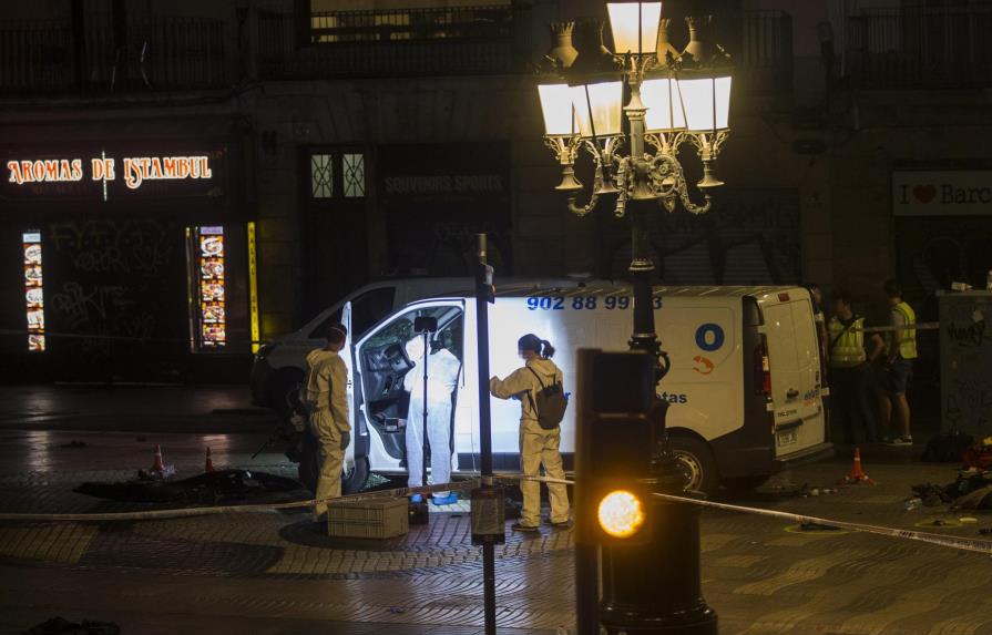 El hombre que conducía la furgoneta del atentado de Barcelona sigue prófugo