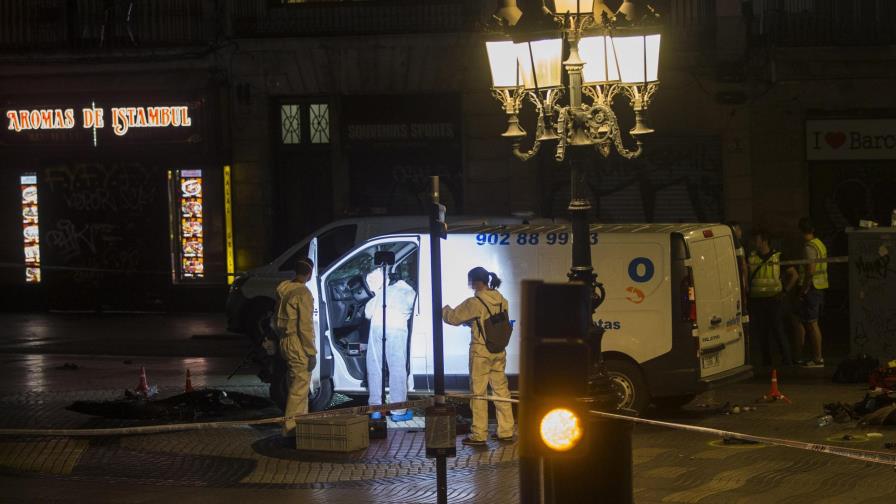 El hombre que conducía la furgoneta del atentado de Barcelona sigue prófugo