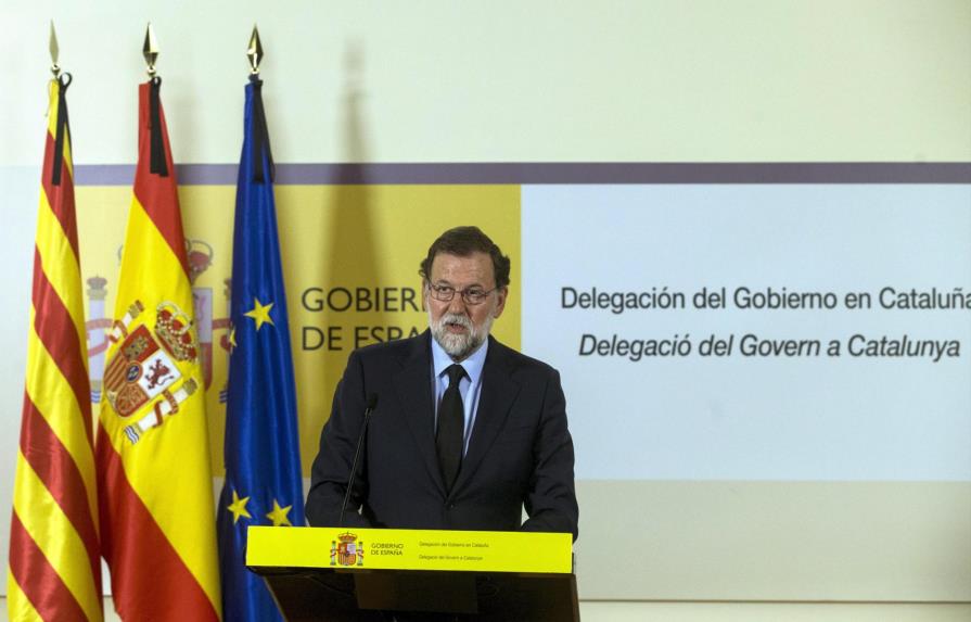 Rajoy apela a la unidad institucional para vencer una vez más al terrorismo
