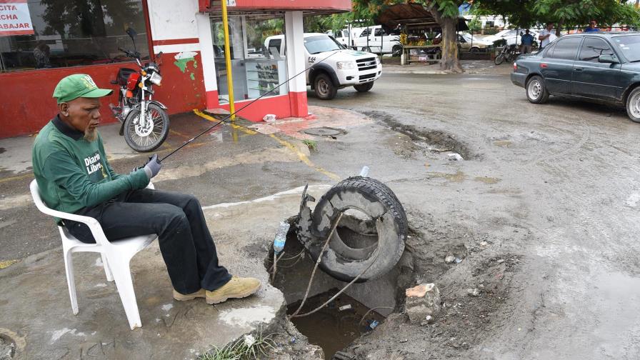 En SD Este exigen corregir un imbornal En SD Este exigen corregir un imbornal