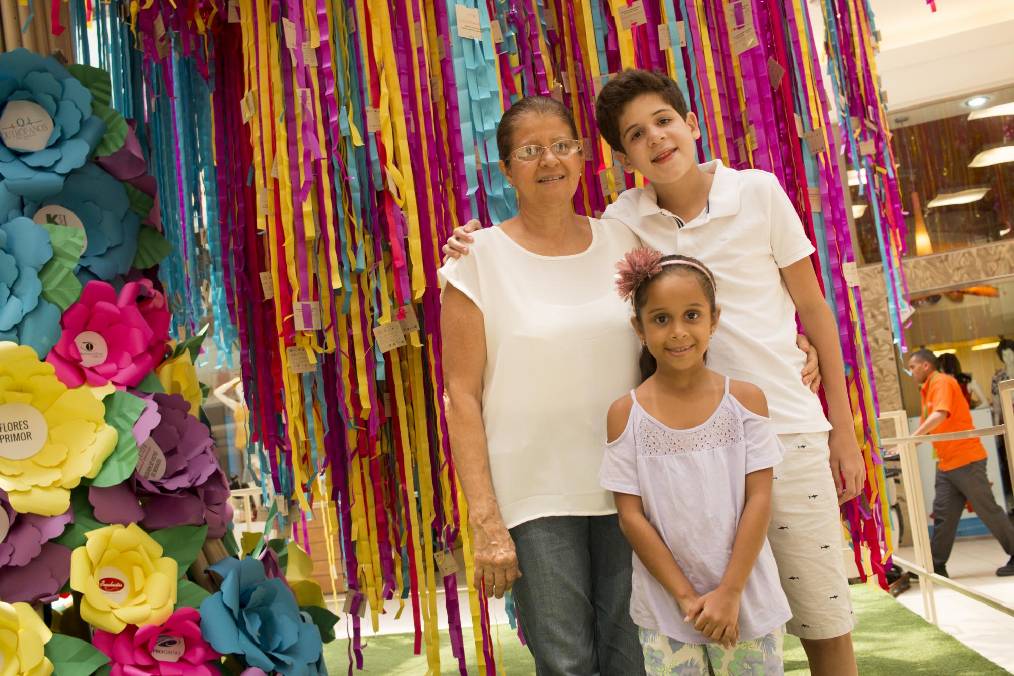 Oneida Pérez, Rodrigo Pérez y Salma Melo.