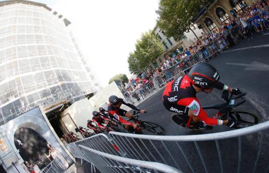 BMC Racing gana primera etapa de la Vuelta 