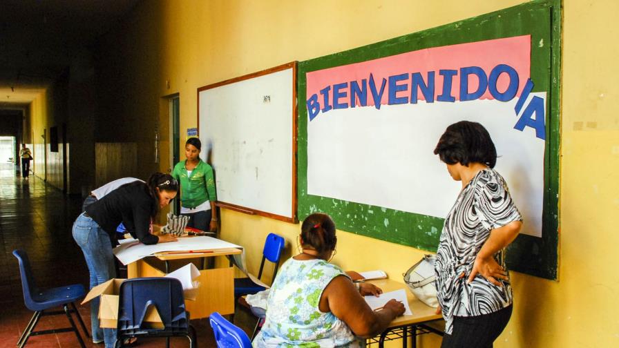 2.8 millones de alumnos regresan hoy a las aulas 2.8 millones de alumnos regresan hoy a las aulas