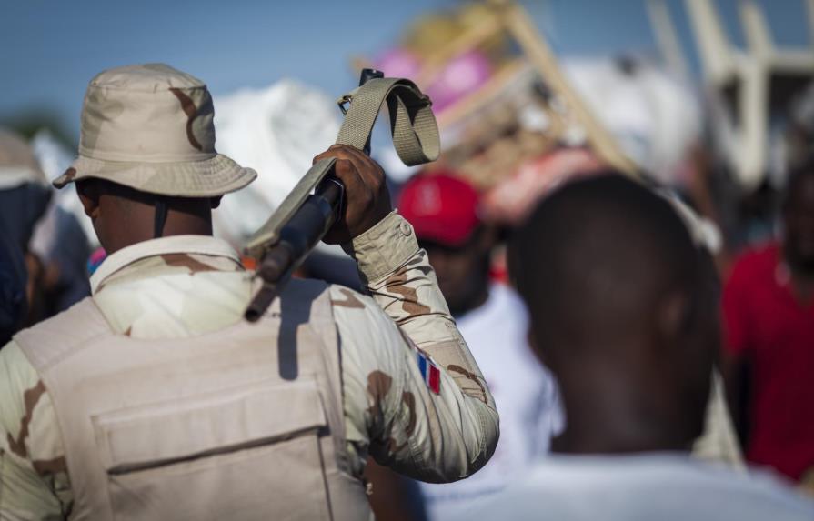 Militar mata una mujer y hiere infante durante persecución a varios haitianos 