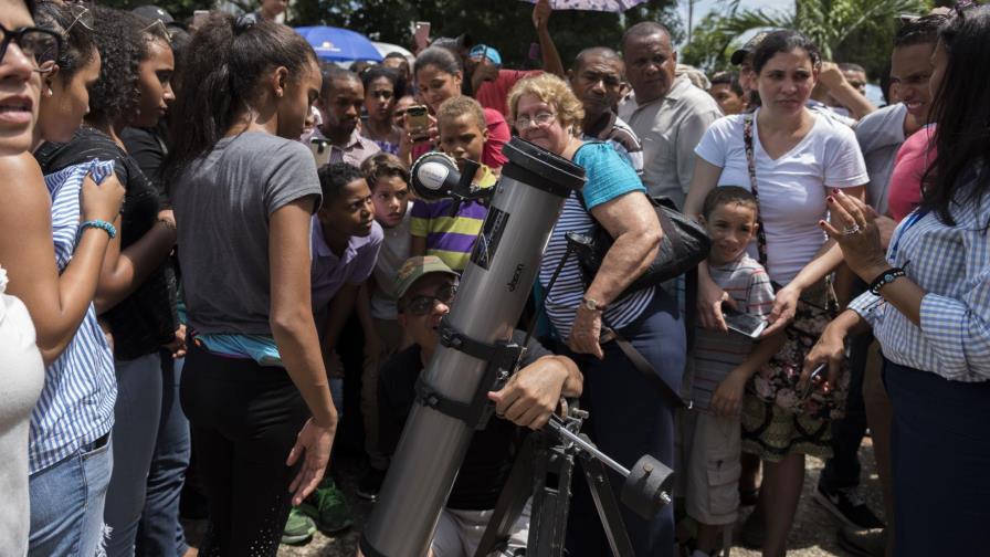 La lluvia dañó la fiesta del eclipse La lluvia dañó la fiesta del eclipse