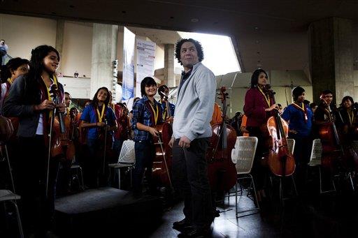 Gobierno de Maduro cancela gira de Dudamel en EEUU con Orquesta Nacional Juvenil