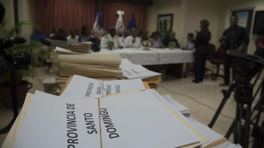 ADP emplaza a Educación a pagar a maestros bloqueados de nómina