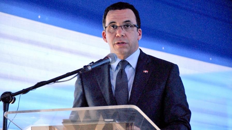 Navarro revela que tiene aspiraciones políticas pero no es ambicioso