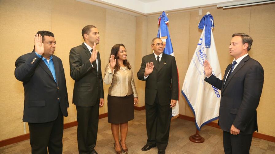 Procurador juramenta nuevos integrantes del Consejo Académico de la Escuela del Ministerio Público