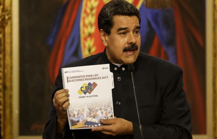 Maduro dice que en Venezuela “no existe” el Poder Legislativo
