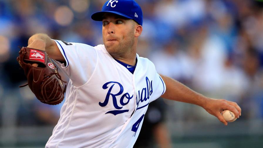 Duffy y bullpen dan triunfo a Reales sobre Rockies 