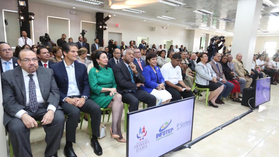 Despacho de la Primera Dama y el INFOTEP presentan programa de inclusión laboral para personas con habilidades diferentes