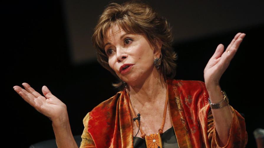 Isabel Allende: Las mujeres de hoy tienen que ganar su espacio “a patadas”