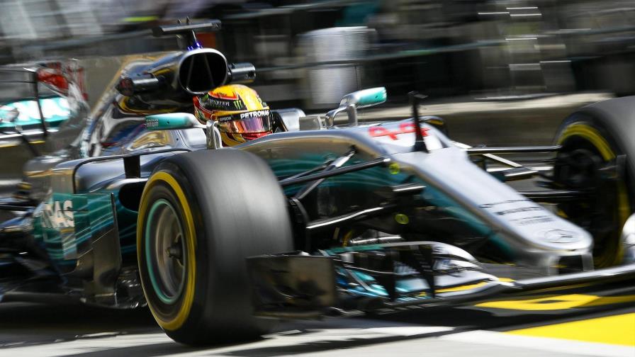 Lewis Hamilton vuelve a la acción y está decidido a acercarse a Sebastian Vettell