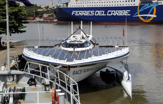 Barco hidrógeno-solar trae solución a contaminación por plástico en océanos