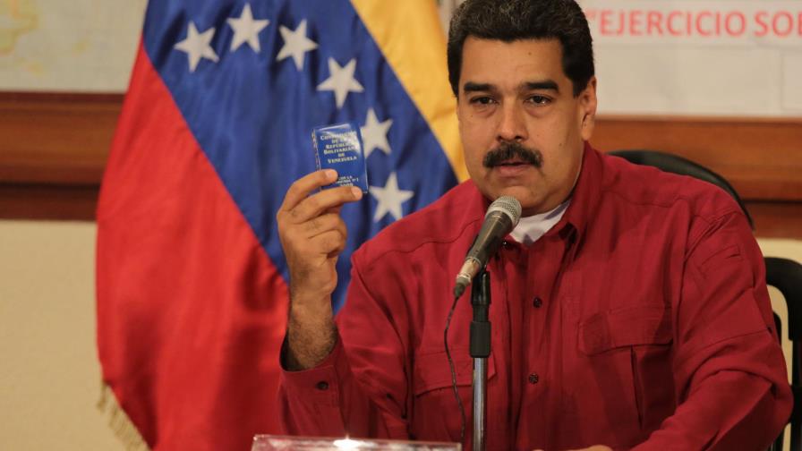 Maduro ataca a Pence por reunirse con “terroristas” venezolanos en Miami