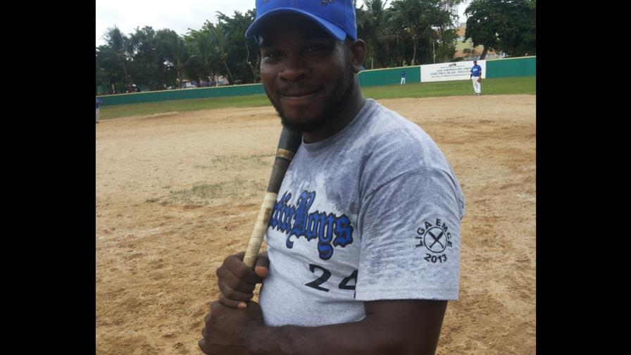 El Azul gana dos y se afianza en la 1ra posición del torneo Emce de sóftbol