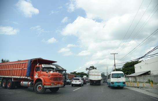 Camioneros levantan bloqueo en Puerto de Haina