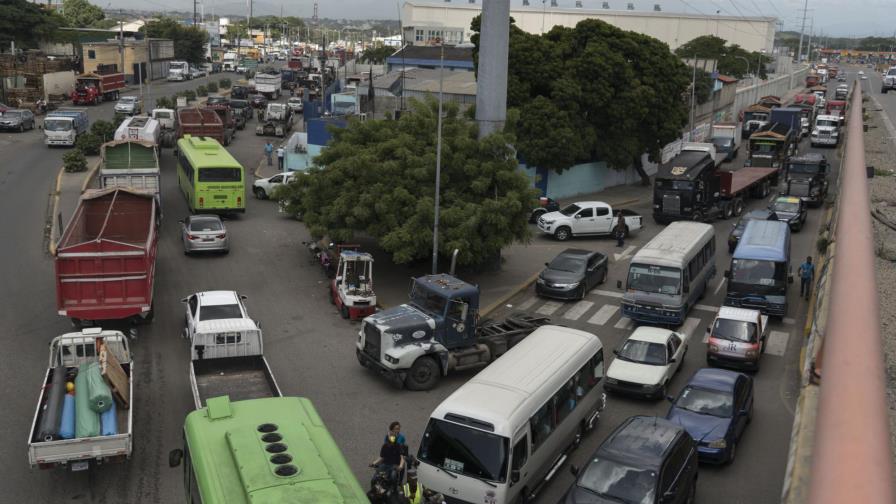Paros de camioneros provocan pérdidas millonarias a sectores 