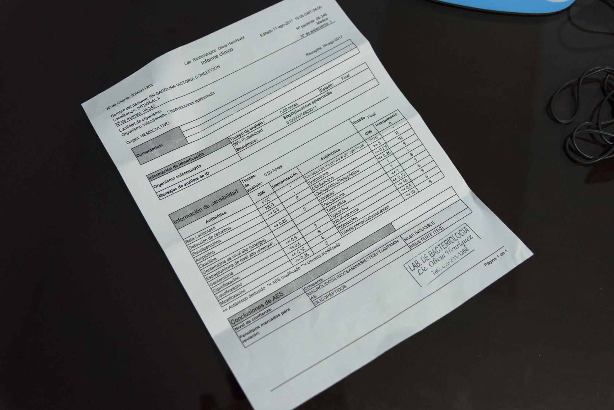 Análisis tomados a la niña en la Clínica Integral II