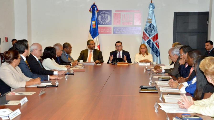 Presupuesto de Educación para 2018 será de 153 mil millones de pesos Presupuesto de Educación para 2018 será de 153 mil millones de pesos