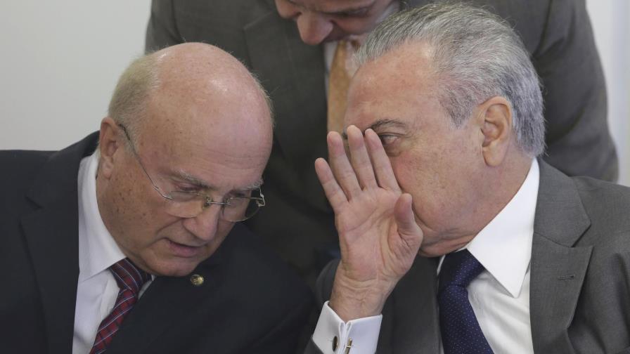 Temer recurre a la privatización para superar el escándalo y revitalizar la economía de Brasil Temer recurre a la privatización para superar el escándalo y revitalizar la economía de Brasil