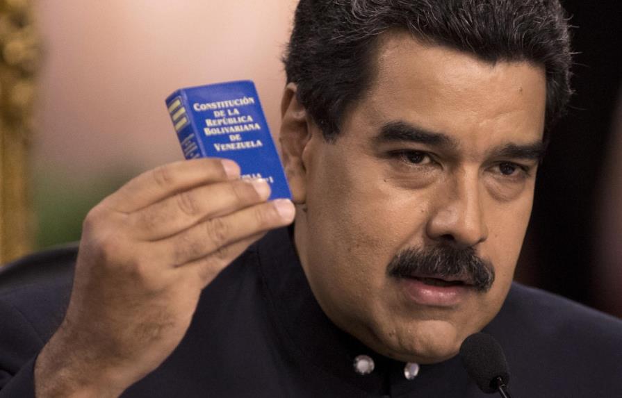 Gobierno venezolano cierra dos emisoras de radio