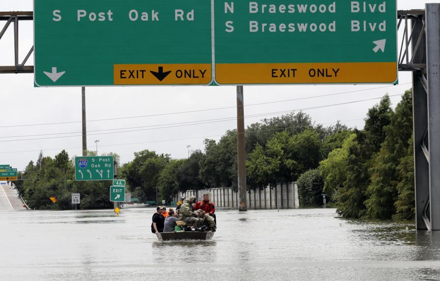 Ascienden a cinco los muertos por Harvey en Houston