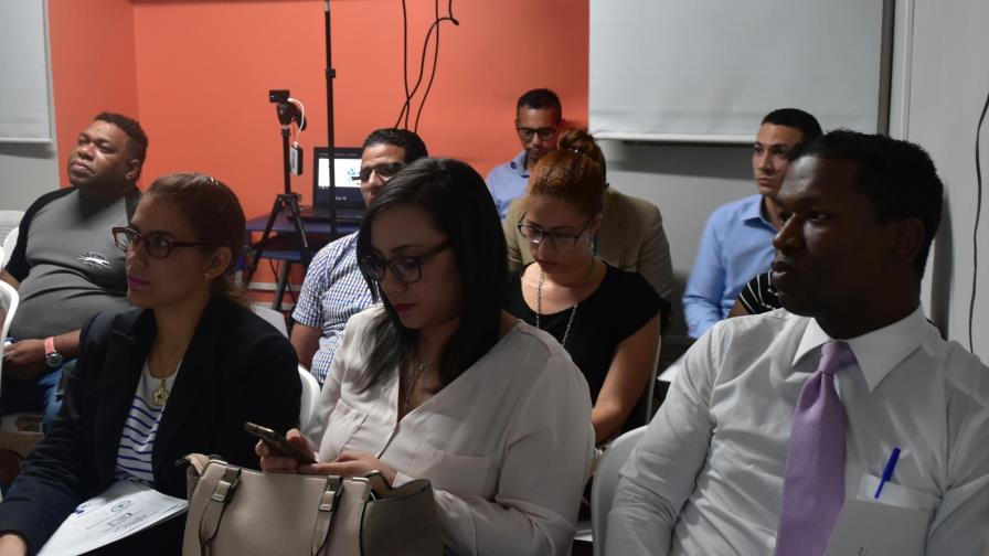 Profesionales tecnólogos se unen para capacitar jóvenes emprendedores Profesionales tecnólogos se unen para capacitar jóvenes emprendedores