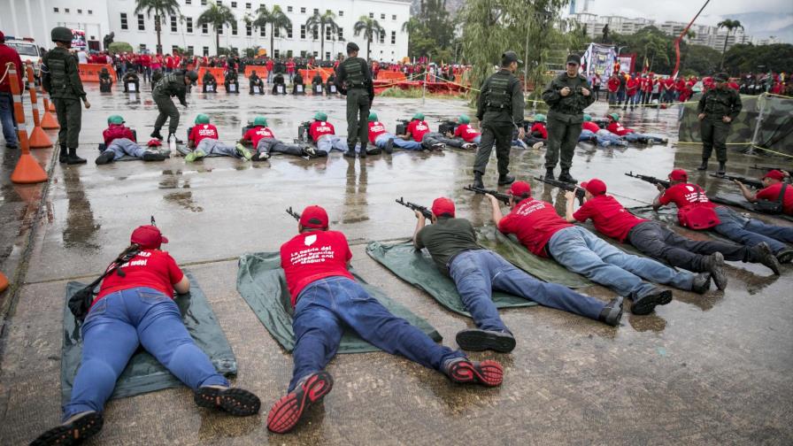 Fuerza Armada muestra su artillería y Constituyente condena decreto de Trump