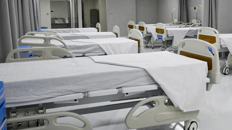 Gobierno cobrará servicios a extranjeros 