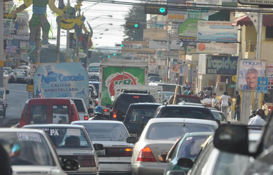 Ayuntamiento regula circulación de vehículos pesados en vías de Santiago