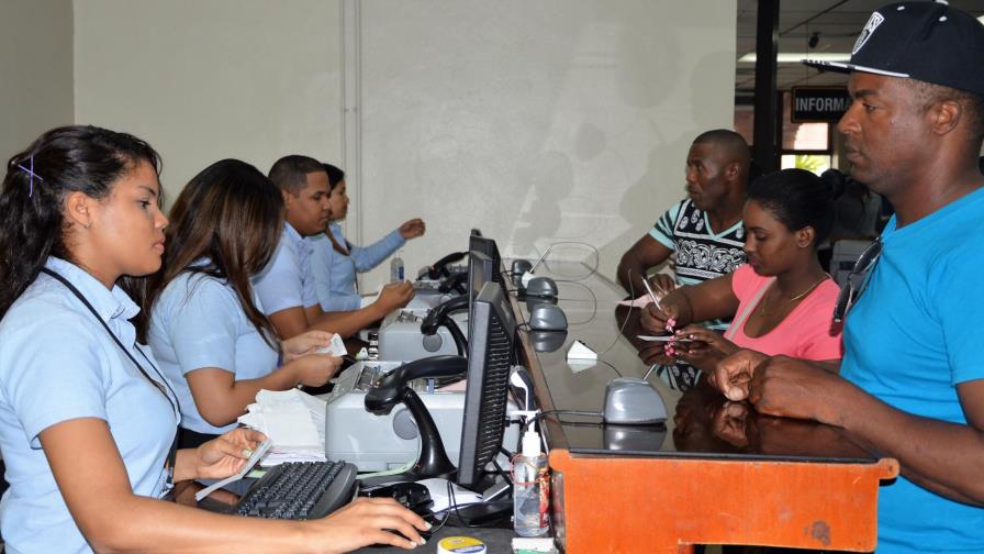 El INTRANT entrega más de 57,000 licencias durante periodo julio-agosto El INTRANT entrega más de 57,000 licencias durante periodo julio-agosto