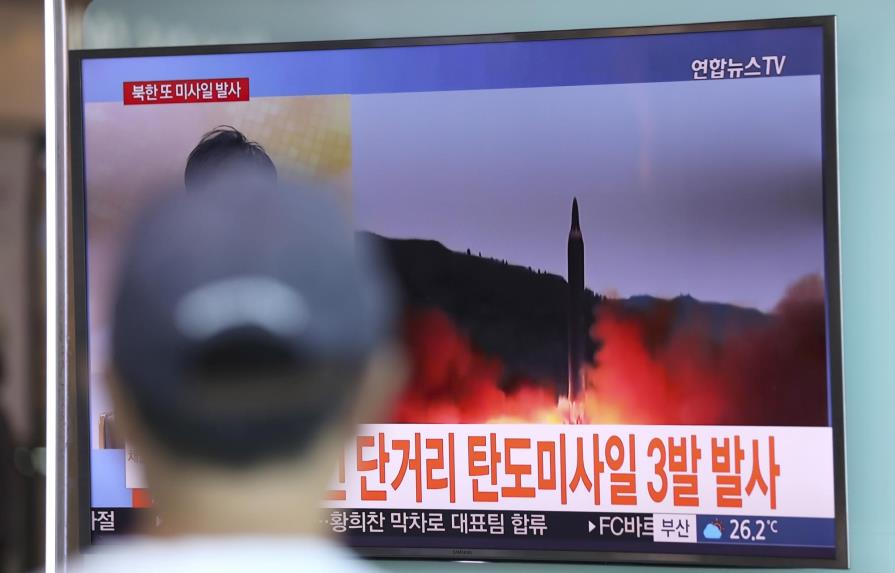 Corea del Norte lanza un misil balístico que sobrevoló Japón