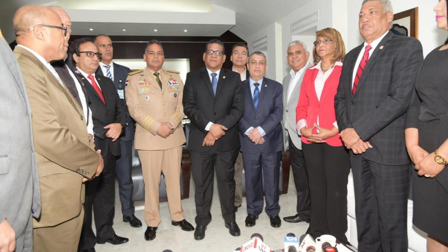 Paulino Sem dice militares hacen “levantamiento” en hospitales de la frontera