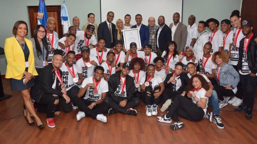 Entregan reconocimiento a compañía de danza Núcleo Extremo