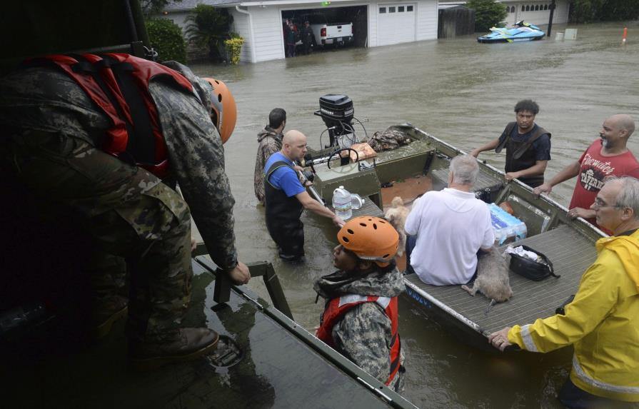 Texas eleva a 16 el saldo provisional de muertes por el huracán Harvey