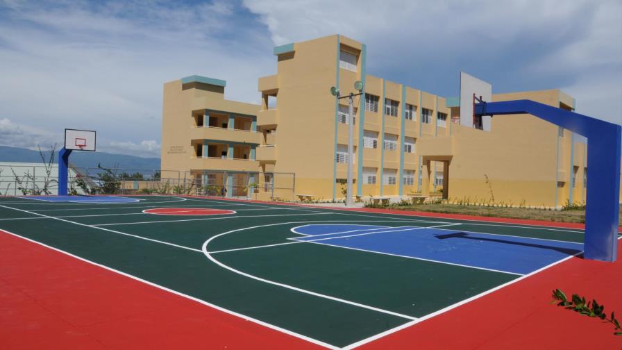 Presidente entrega dos centros educativos en Barahona y estancia infantil en Pedernales Presidente entrega dos centros educativos en Barahona y estancia infantil en Pedernales