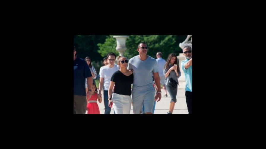 JLo y Alex Rodríguez se suman a lista de donantes para las víctimas de Harvey