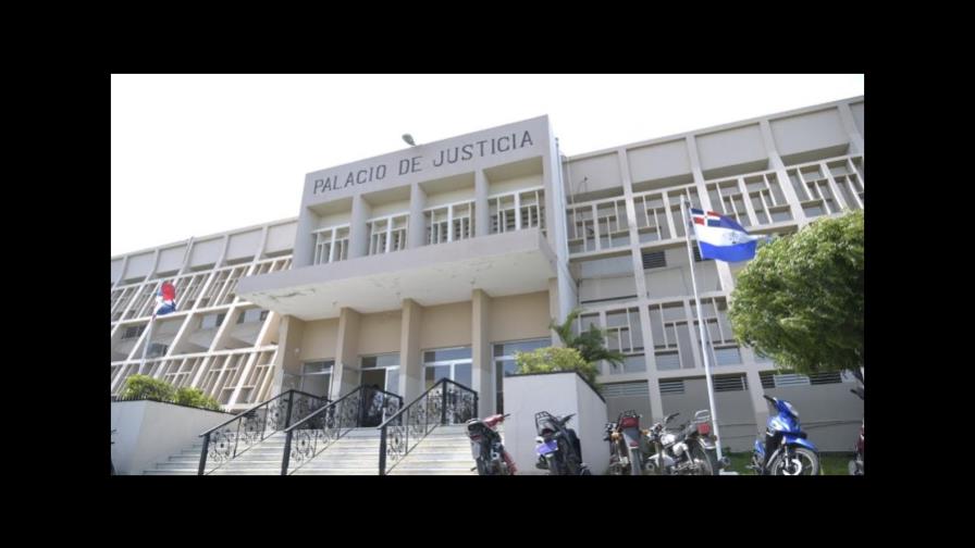 Dictan seis meses de prisión preventiva a acusado de herir a fiscal de Guayubín