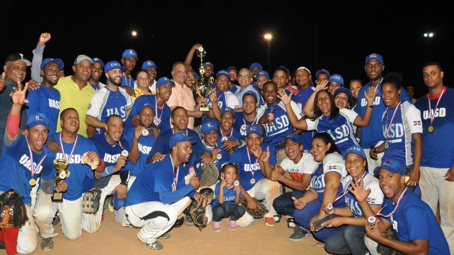 La UASD se corona en IV torneo universitario de sóftbol