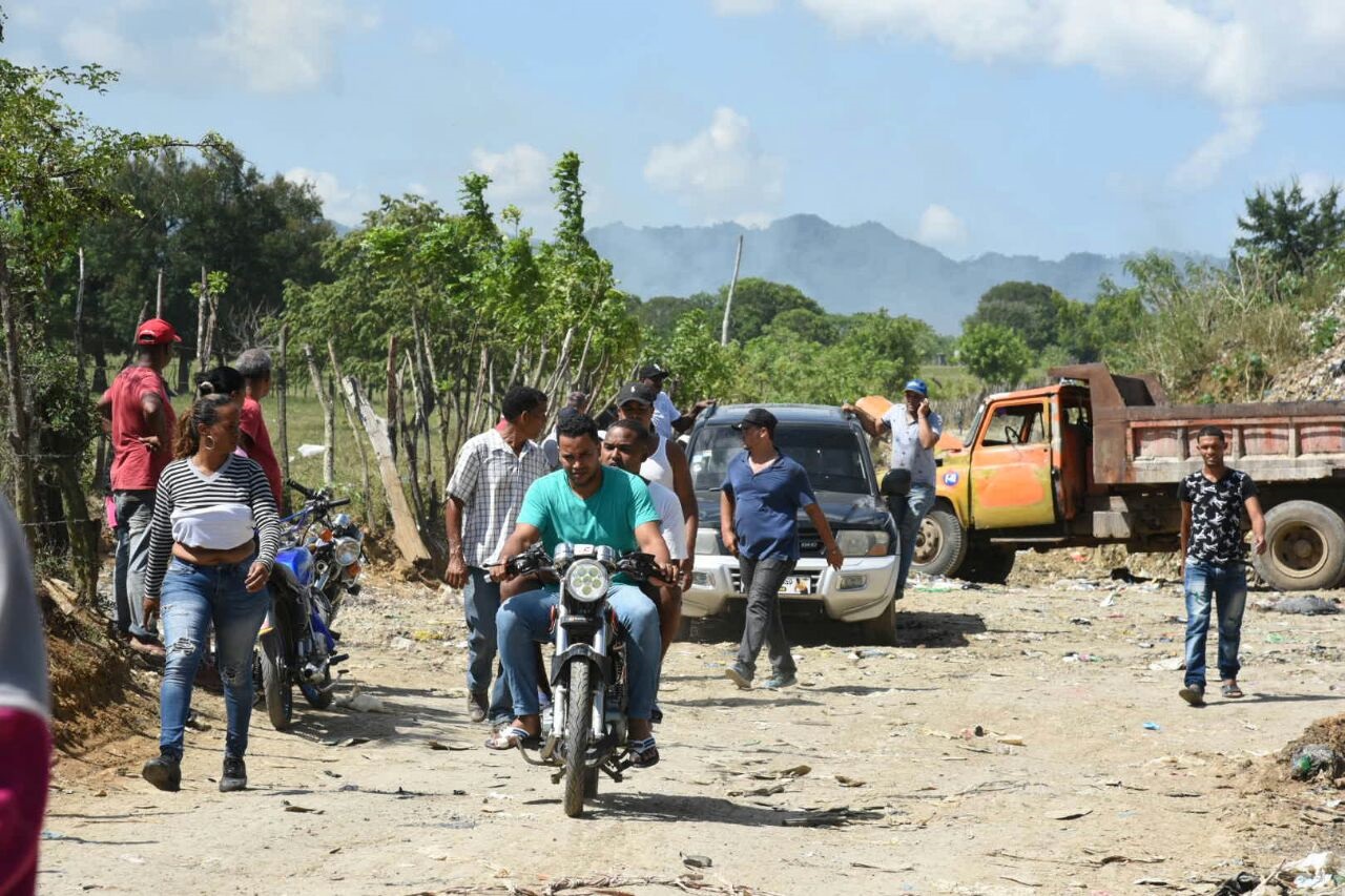 La búsqueda del cadáver de Emely Peguero en el vertedero de la comunidad de Cenoví, en San Francisco de Macorís este miércoles 30 de agosto de 2017.