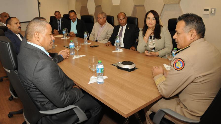 Diputados fronterizos manifiestan preocupación por la migración ilegal haitiana