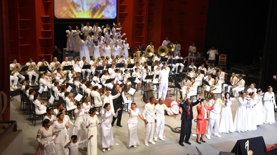 Realizan concierto “Vibramos en amor y exhalamos amor para ustedes” en el Teatro del Cibao Realizan concierto “Vibramos en amor y exhalamos amor para ustedes” en el Teatro del Cibao