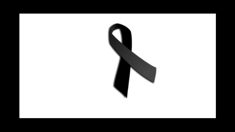 Las redes sociales se llenan de lazos negros y corazones rotos por Emely Peguero