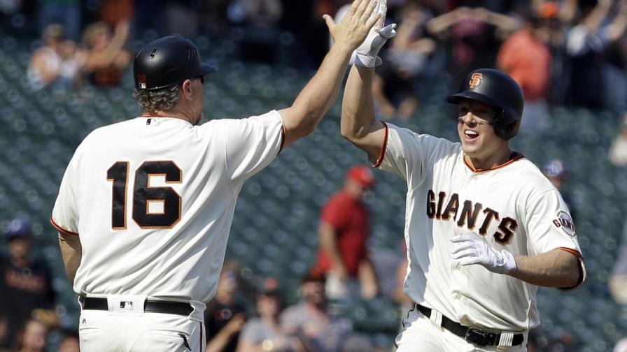 Hundley pega jonrón en la 10ma; Gigantes vencen a Cardenales 