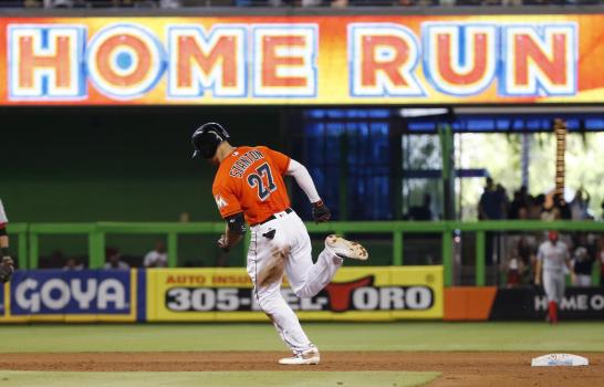 Giancarlo Stanton gana premio Jugador del Mes en la Liga Nacional Giancarlo Stanton gana premio Jugador del Mes en la Liga Nacional