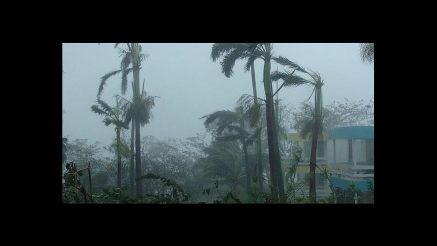 Los nombres de los huracanes no necesitan cursiva ni comillas