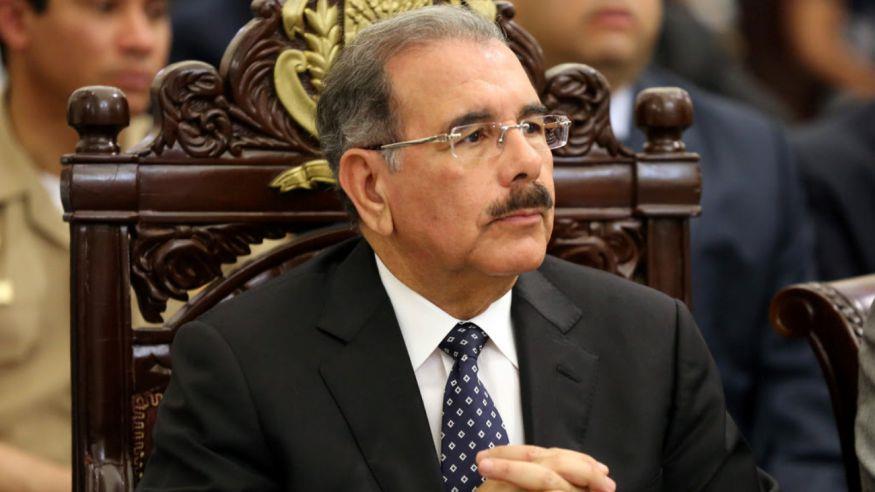 Comisión de Ley de Partidos se reúne con el presidente Medina